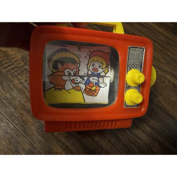 Vintage EMSON Wind Up Color TV 1977 Red Riding Hood - Picture 8 of 8
